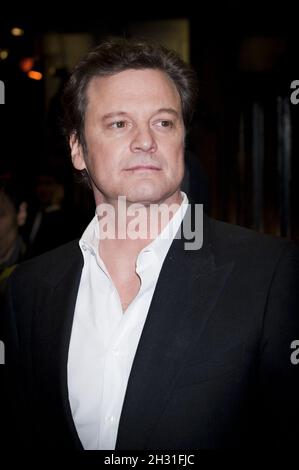 Colin Firth nimmt an der Charity Screening von „The King's Speech“ zur Unterstützung des Michael Palin Zentrums für stammelende Kinder im Curzon Mayfair, London, Teil Stockfoto