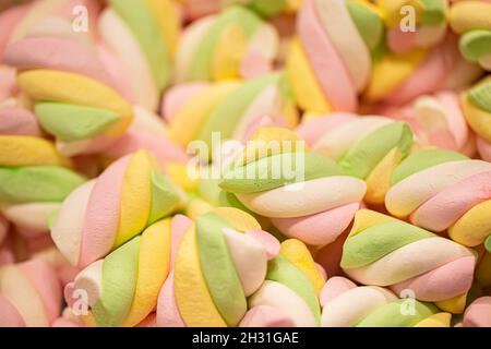 Bunte Süßigkeitenmarmelibe Sticks. Stockfoto