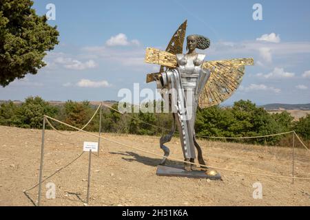 Skulptur in der Nähe der Cappella della Madonna di Vitaleta, Toskana, Italien Stockfoto