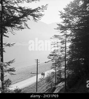 Ein Ausflug Zum Achensee in Tirol, 1930er Jahre Deutsches Reich. Ein Ausflug zum Achensee in Tirol, Deutschland der 1930er Jahre. Stockfoto