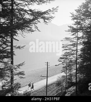 Ein Ausflug Zum Achensee in Tirol, 1930er Jahre Deutsches Reich. Ein Ausflug zum Achensee in Tirol, Deutschland der 1930er Jahre. Stockfoto