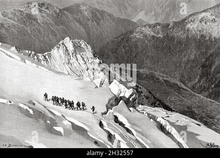 Taconnaz-Gletscher vor der Ankunft in Grands Mulets, Mont-Blanc-Massiv. Chamonix & Mont Blanc, Region Rhone Alpes, Frankreich Europa. Alte gravierte Illustration aus dem 19. Jahrhundert, wissenschaftlicher Aufstieg zur Schutzhütte des Grands Mulets, Mont Blanc von Pierre Jules César Janssen (1824-1907) im Jahr 1888 von Le Tour du Monde 1889 Stockfoto