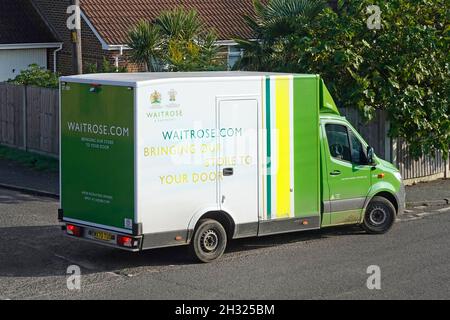 Seite & Rückansicht Waitrose Retail Supermarkt Supply Chain van Parking for Home Food Lebensmittelgeschäft online Shopping Delivery order in UK Residential Road Stockfoto