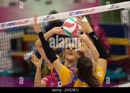 Arena di Monza, Monza (MB), Italien, 24. Oktober 2021, ALESSIA ORRO (Vero Volley Monza) im Einsatz während Vero Volley Monza gegen Igor Gorgonzola Novara - Stockfoto