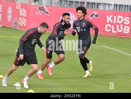 München, Deutschland. Oktober 2021. Die Spieler des FC Bayern München trainieren auf dem Vereinsgelände in der Säbener Straße. Kredit: Peter Kneffel/dpa/Alamy Live Nachrichten Stockfoto