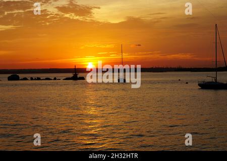 Wunderbare Farben des Himmels während des Sonnenuntergangs Stockfoto