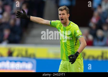 Köln, Deutschland. Okt. 2021. Köln, Deutschland, 24.10.2021, Bundesliga, Spieltag 9, 1. FC Köln - Bayer 04 Leverkusen, Torwart Lukas Hradecky Gesten. (B04) Quelle: Jürgen Schwarz/Alamy Live News Stockfoto