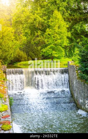 Wasserfälle im Paradiespark Stockfoto