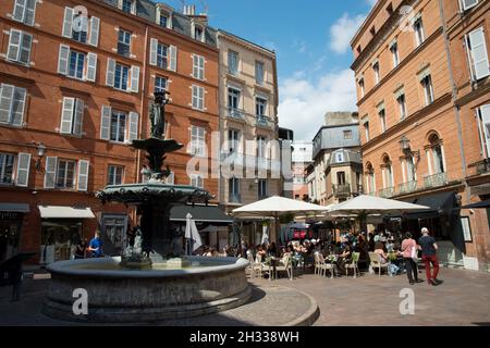 Toulouse (Südfrankreich): Platz „Place Roger Salengro“ im historischen Zentrum Stockfoto