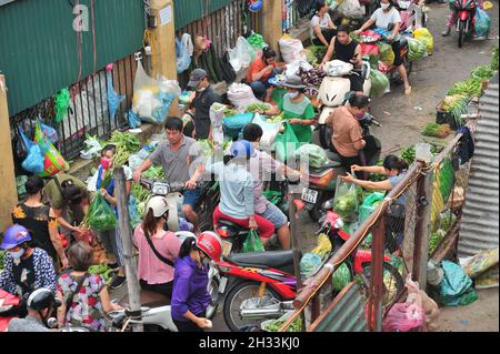 Long Bien lokaler Markt Stockfoto