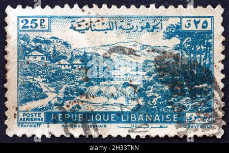 LIBANON - UM 1948: Eine im Libanon gedruckte Marke zeigt ein libanesisches Dorf, um 1948 Stockfoto