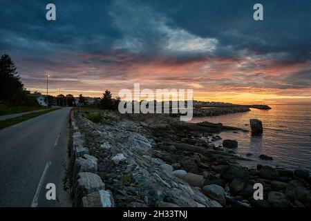 Sonnenuntergang über Alnes, Norwegen Stockfoto