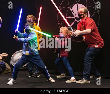 London, Großbritannien. Oktober 2021. Die jährliche London MCM Comic-Con ist nach zwei Jahren Abwesenheit wieder im Excel Center. Quelle: Enrique Guadiz / Alamy Live Stockfoto