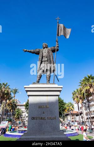 Huelva, Spanien - 24. Oktober 2021: Das Denkmal von Christoph Kolumbus in Huelva, Andalusien, Spanien Stockfoto