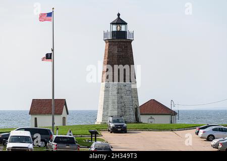 Point Judith Leuchtturm in Rhode Island am bewölkten Morgen. Stockfoto