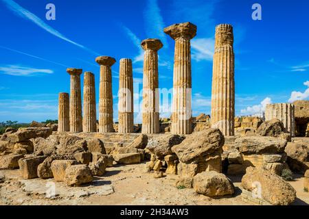 Tempel des Herkules im Tal der Tempel, Agrigento, Sizilien, Italien. Tal der Tempel in Agrigento, Sizilien, Italien. Stockfoto