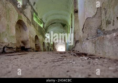 Das Innere der Festung von Monte Ercole im Gemeindegebiet von Gemona del Friuli, in Friaul-Julisch Venetien. Italien Stockfoto