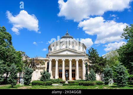 Altes Gebäude des rumänischen Athenaeums (Ateneul Roman), einer Konzerthalle im Zentrum von Bukarest, Rumänien, Wahrzeichen der rumänischen Hauptstadt Loca Stockfoto