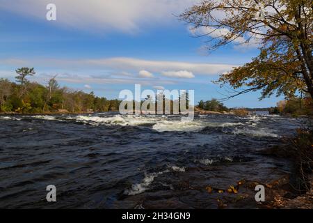 Burleigh Falls Peterborough County, Ontario, Kanada. Felsen bei den Burleigh Falls im Kawartha District. Stockfoto