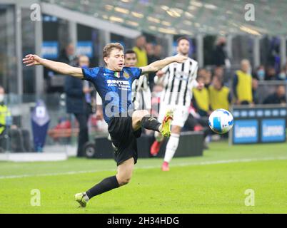 MAILAND ITALIEN- Oktober 24 Stadio G Meazza Nicolo Barella in Aktion während der Serie Ein Spiel zwischen FC Inter und FC Juventus im Stadio G. Meazza am 24. Oktober 2021 in Mailand, Italien. Stockfoto