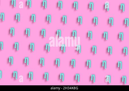 ETA-Schild. ETA-Buchstabe, griechisches Alphabet-Symbol, rosa minimaler Hintergrund Stockfoto
