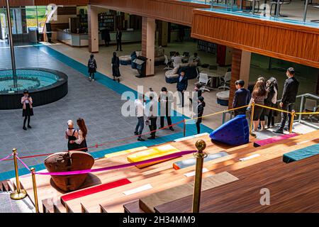 14. April 2021 - Namangan, Usbekistan: Neu eröffnete Bibliothek im Stadtteil Davlatabad der Stadt Namangan Stockfoto