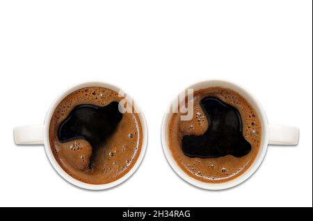 Zwei Tassen Kaffee auf weißem Hintergrund Stockfoto