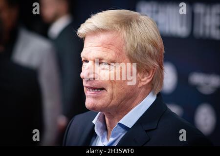 München, Deutschland. Oktober 2021. Oliver Kahn bei der Premiere vom FC Bayern - Behind the Legend am 25. Oktober 2021 im ARRI Kino in München. * Oliver Kahn bei der Premiere des FC Bayern - Behind the Legend am 25. Oktober 2021 im ARRI-Kino in München. (Foto: Alexander Pohl/Sipa USA) Quelle: SIPA USA/Alamy Live News Stockfoto