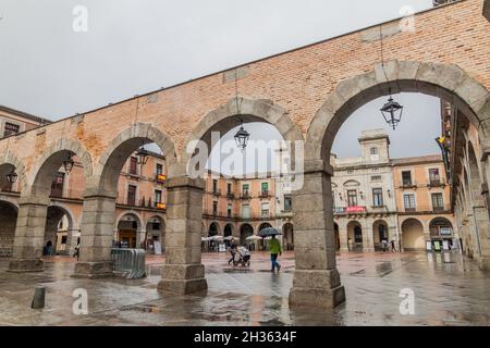 AVILA, SPANIEN - 19. OKTOBER 2017: Plaza Mercado Chico Plaza Mayor in Avila. Stockfoto