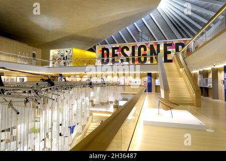 London, England, Großbritannien. The Design Museum, Kensington High St. (gegründet 1989 von Terence Conran und Stephen Bayley) Interior Stockfoto