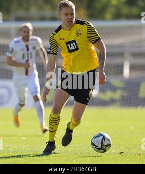 Dortmund, Deutschland. 24. Oktober 2021. firo: 24.10.2021, Fuvuball, Fußball, 3. Bundesliga, Saison 2021/2022, BVB U23, Borussia Dortmund II - Viktoria kV? ln Lennard MALONEY, BVB, Individual Action Credit: dpa/Alamy Live News Stockfoto