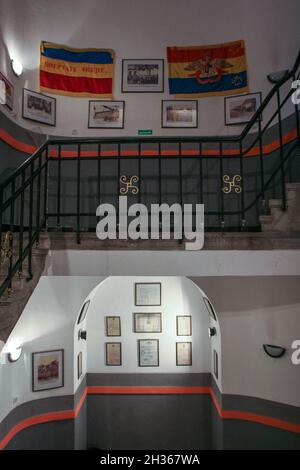 Bukarest, Rumänien, 23. August 2009: Triumphbogen Binnenmuseum - Wahrzeichen in der rumänischen Hauptstadt Bukarest. Stockfoto