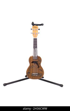 Neue Ukulele-Gitarren auf weißem Hintergrund Stockfoto