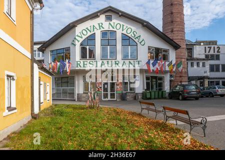 Harrachov, Tschechische Republik. Oktober 2021. Die Glasfabrik und Brauerei Novosad & Son Harrachov, Region Liberec, Tschechische Republik, am Dienstag, den 26. Oktober, 2021. Kredit: VIT Cerny/CTK Photo/Alamy Live News Stockfoto
