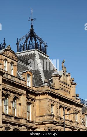 Das Crown Office Gebäude, ehemals Heriot Watt University (1886), Chambers Street, Edinburgh, Schottland, Großbritannien. Stockfoto