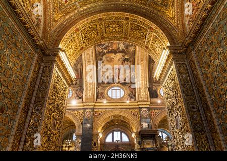 VALLETTA, MALTA - 7. NOVEMBER 2017: Innenraum der St. John's Co-Cathedral in Valletta, Malta Stockfoto