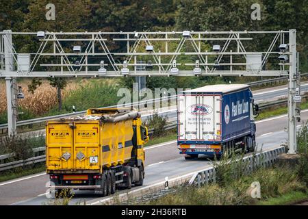 Sensoren einer Mautbrücke, zur Erfassung der Autobahnmaut, auf der Autobahn A3 bei Hamminkeln, Niederrhein, NRW, Deutschland, Stockfoto