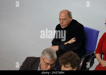 Berlin, 26. Oktober 2021.nach der Wahl im September tagt der neu gewählte Bundestag zu seiner konstituierenden 1. Sitzung. Zusätzlich wird eine neue Bundestagspräsidentin, Bärbel Bas, als Nachfolger von Wolfgang Schäuble gewählt. Bundeskanzlerin Angela Merkel, Bundespräsident Frank-Walter Steinmeier und zahlreiche weitere Regierungsmitglieder werden anwesend sein. Quelle: Jürgen Nowak/Alamy Live News Stockfoto