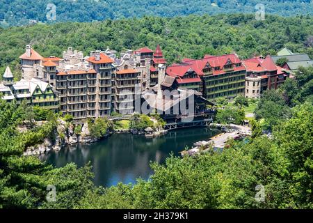 Mohonk Mountain House im Upstate New York, eingebettet in den Shawangunk Ridge der Catskill Mountains. Stockfoto