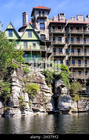 Mohonk Mountain House im Upstate New York, eingebettet in den Shawangunk Ridge der Catskill Mountains. Stockfoto