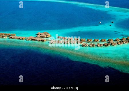INDISCHER OZEAN, MALEDIVEN, ALIFU ALIFU ATOLL, CONSTANCE HALAVELI RESORT LUFTAUFNAHME Stockfoto