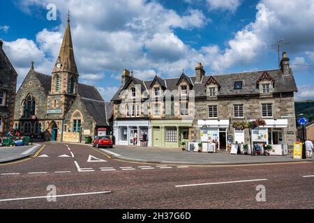 The Square im Stadtzentrum von Aberfeldy, in Highland Perthshire, Schottland, Großbritannien Stockfoto