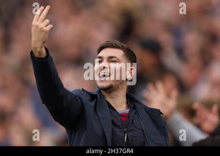 West Ham United-Fan-Gesten auf die Listung Tottenham Hotspur-Fans - West Ham United gegen Tottenham Hotspur, Premier League, London Stadium, London, UK - 24. Oktober 2021 nur zur redaktionellen Verwendung - es gelten DataCo-Einschränkungen Stockfoto