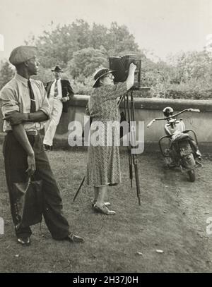 Frances Benjamin Johnston mit ihrer Assistentin Huntley Ruff Stockfoto