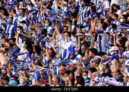 BARCELONA - OCT 3: Unterstützer beim La Liga Spiel zwischen RCD Espanyol und Real Madrid CF im RCDE Stadion am 3. Oktober 2021 in Barcelona, Spanien. Stockfoto