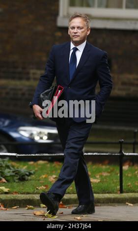 London, England, Großbritannien. Oktober 2021. Der Staatssekretär für Transport GRANT SHAPPS kommt in der Downing Street an. (Bild: © Tayfun Salci/ZUMA Press Wire) Stockfoto