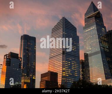 10 Hudson Yards, Mitte, 30 Hudson Yards, rechts, und andere Hudson Yards Entwicklung in New York am Montag, 27. September 2021. (© Richard B. Levine) Stockfoto