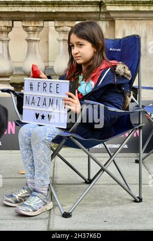 Gabriella Ratcliffe, Tag zwei des zweiten Hungerstreiks ihres Vaters Richard Ratcliffe, des Auswärtigen Amtes, Whitehall, London. VEREINIGTES KÖNIGREICH Stockfoto