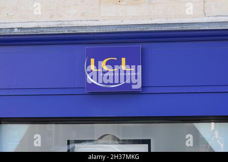 Bordeaux , Aquitaine Frankreich - 10 15 2021 : lcl Logo Zeichen Text französisch Bank Marke Signage Stockfoto