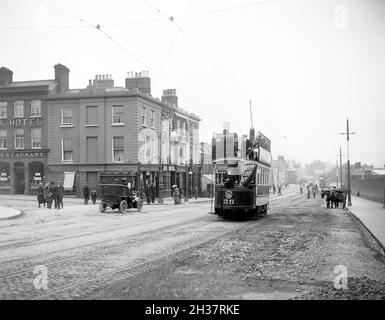 Straßenbahn auf der Parkgate Street, Dublin c. 1910 Stockfoto